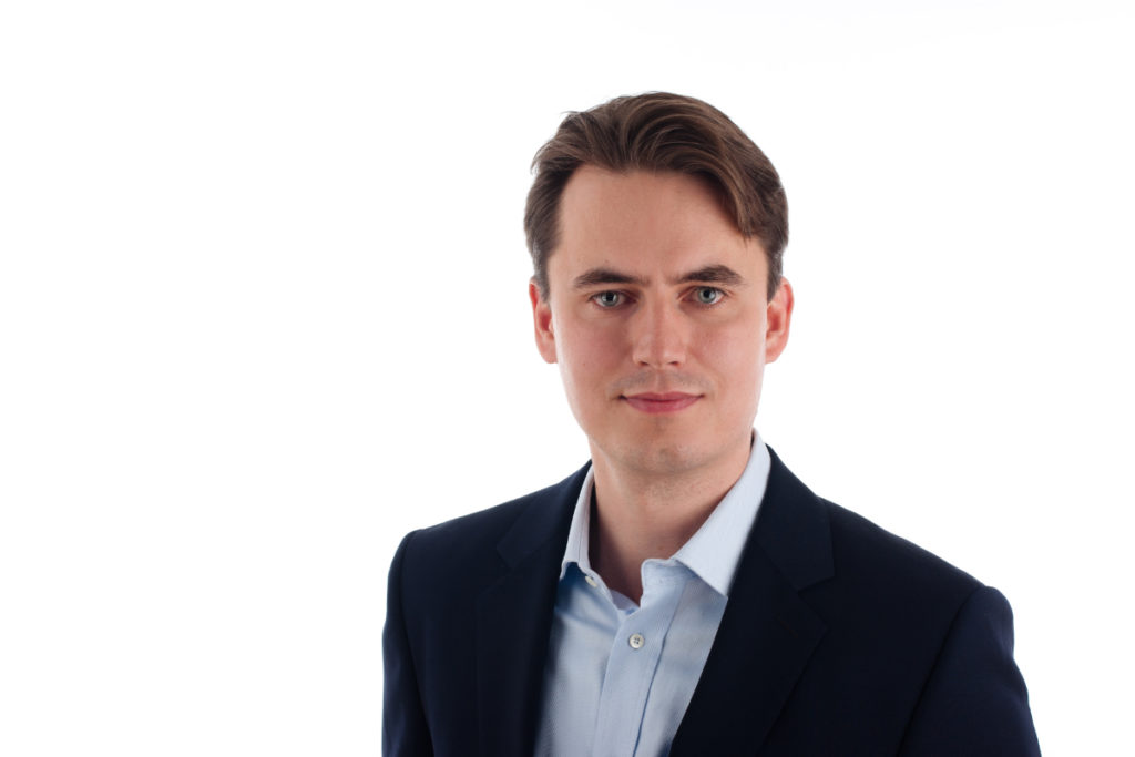 Capturing TV-inspired Web Searches