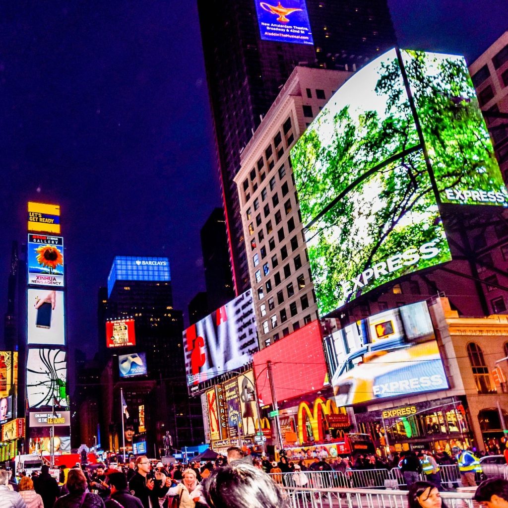 Australian OOH Sees Recovery; US Ad Demand Fuelled by DTCs