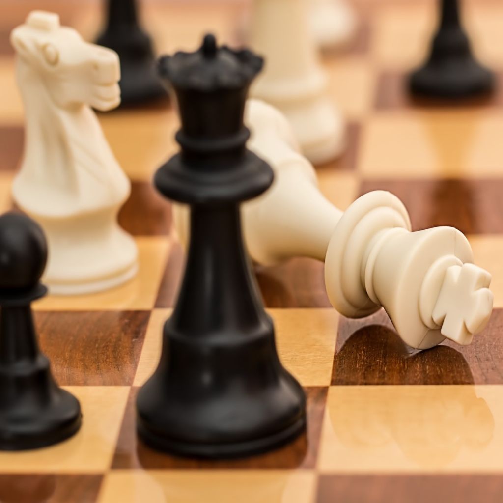 Who Will Win the Battle of the E-commerce Holidays?