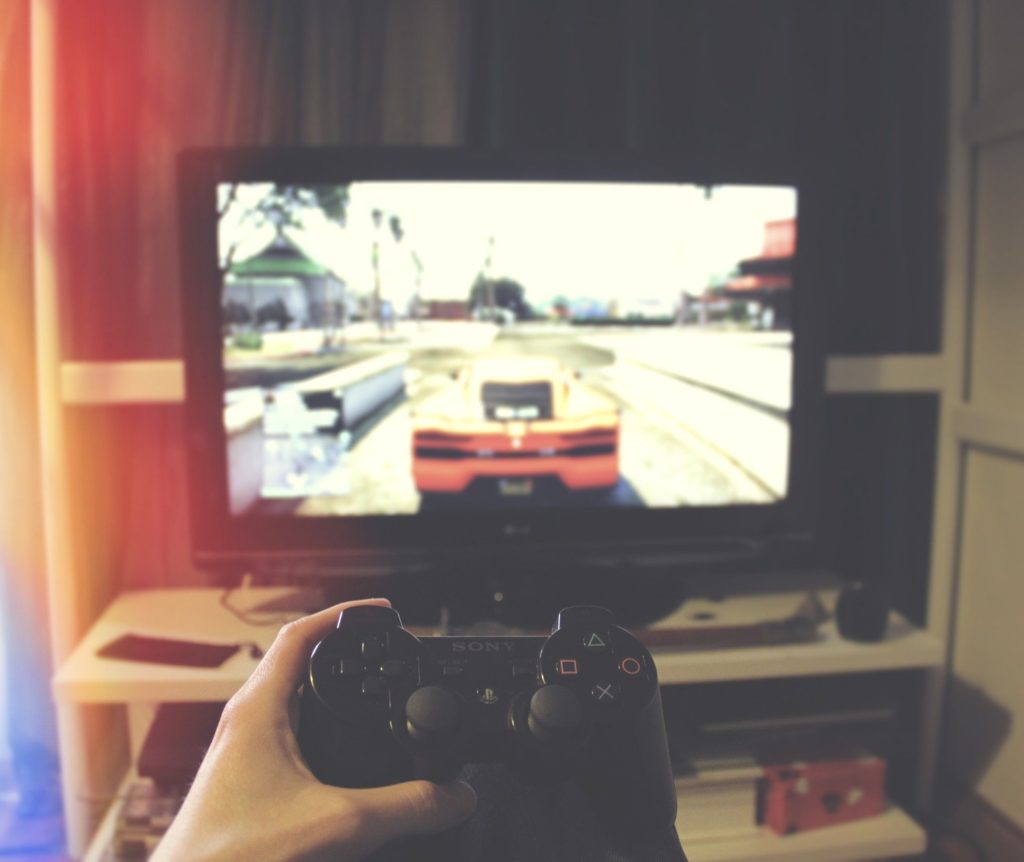 Italy's Gaming Industry Grows; Shoppable Ads Make Poor Impression