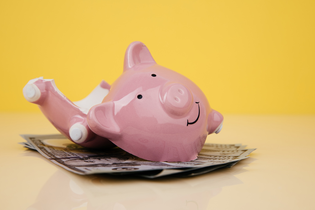 Musk Pledges USD$6bn for Twitter as Tesla Stock Crashes; Meta Introduces Ad Transparency Tools